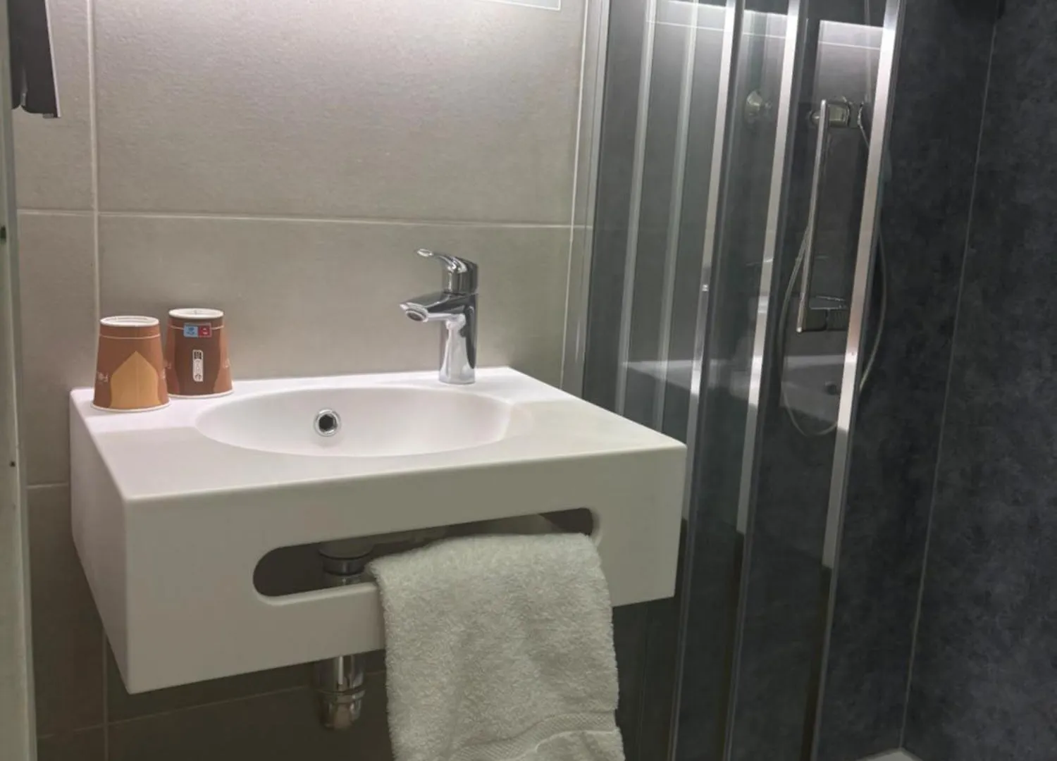 Kyriad Lille Gare - Grand Palais Hotel